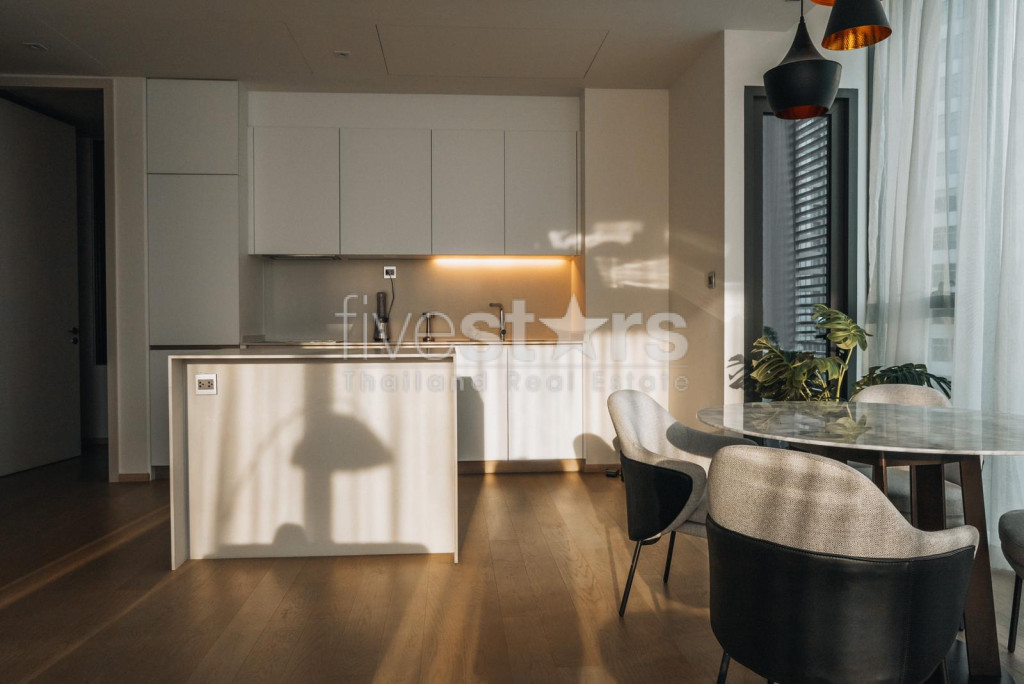 Grand appartement de standing d'une chambre à vendre à 150m du BTS Thonglor, photo 8