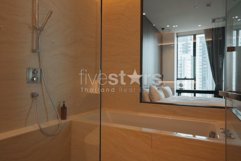 Grand appartement de standing d'une chambre à vendre à 150m du BTS Thonglor, photo 13
