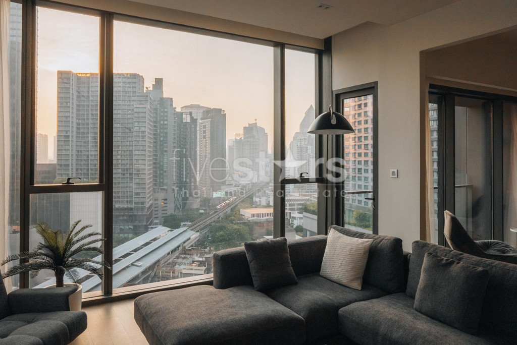 Grand appartement de standing d'une chambre à vendre à 150m du BTS Thonglor, photo 6