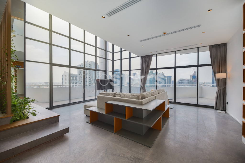 Penthouse de 3 chambres spacieux à vendre quartier Thonglor