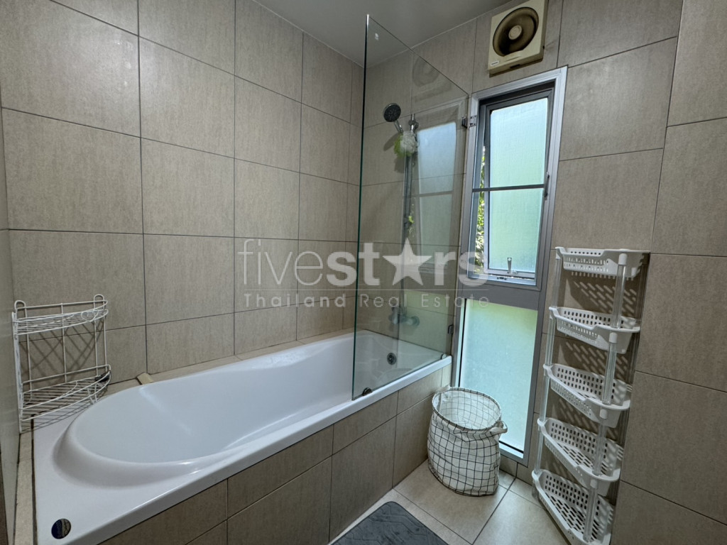 Condo de 2 chambres à louer près de la station de BTS Thong Lo, photo 21