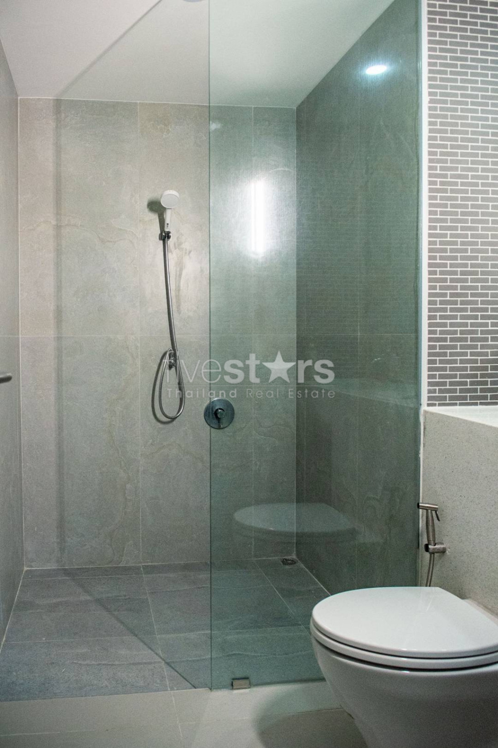 Appartement Moderne de 2 Chambres à Louer à Phrom Phong, photo 6