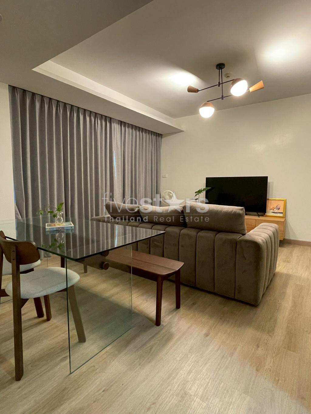 Appartement Moderne de 2 Chambres à Louer à Phrom Phong