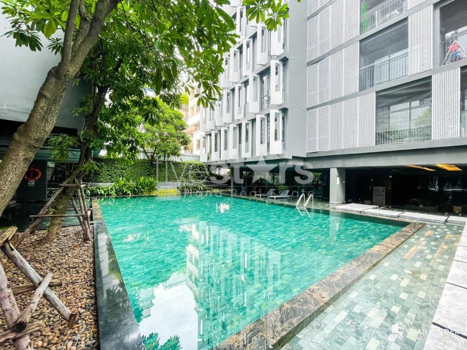 Appartement Moderne de 2 Chambres à Louer à Phrom Phong, photo 8