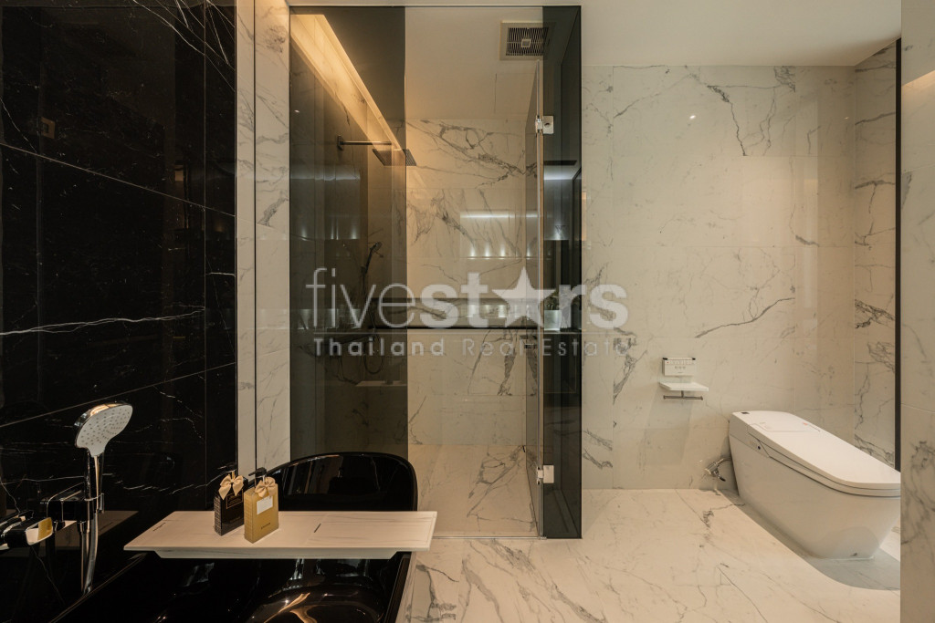 Appartement Moderne et Luxueux de 2 Chambres à Louer à Thonglor, photo 13
