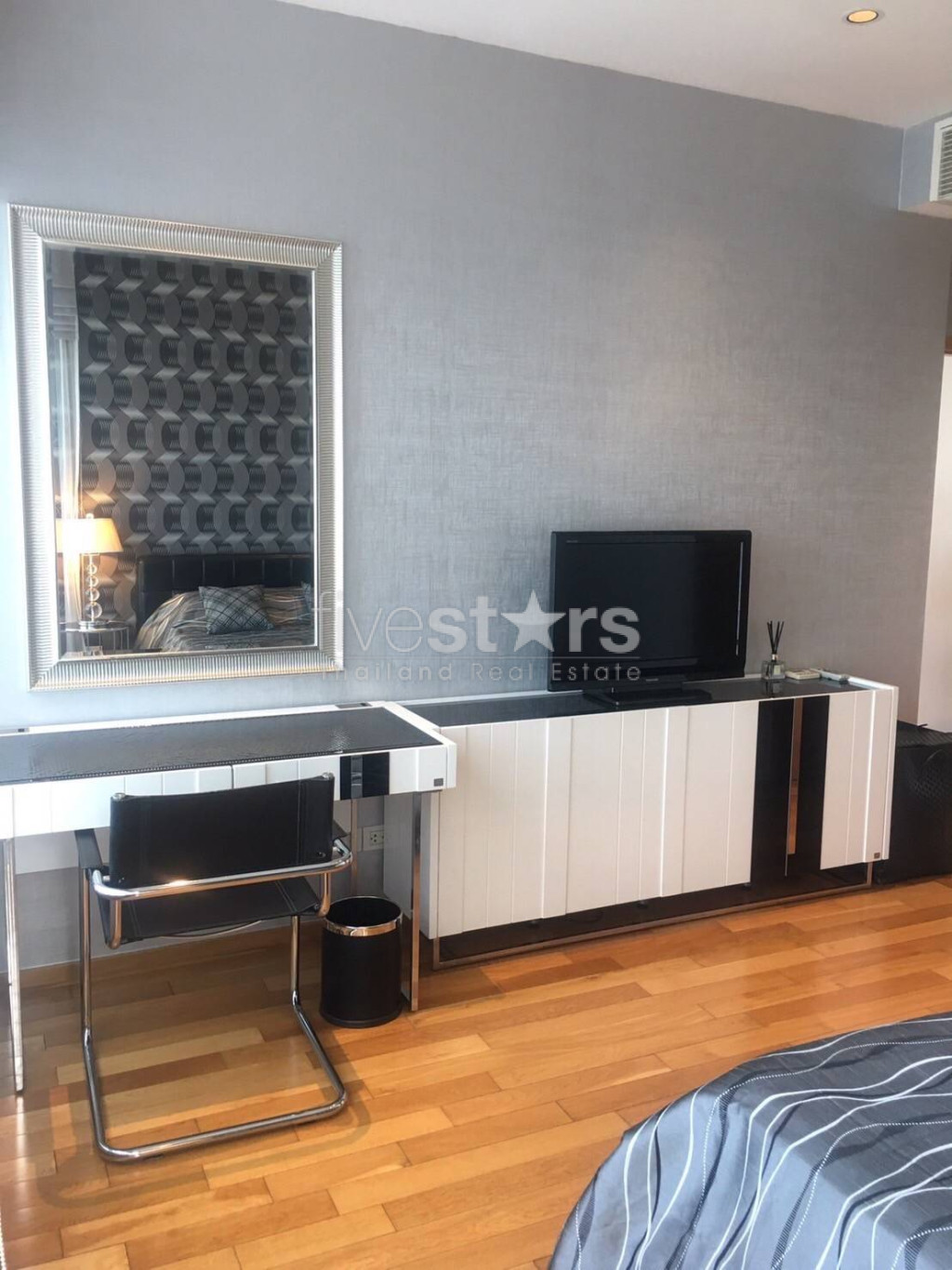 à Bangkok, appartement moderne dans un immeuble neuf quartier Prompong, photo 6