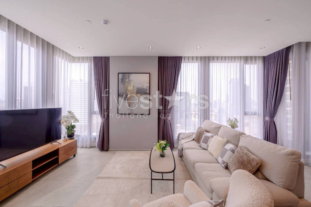 Appartement de luxe de 3 chambres à vendre, situé à proximité de la station de BTS Thonglor