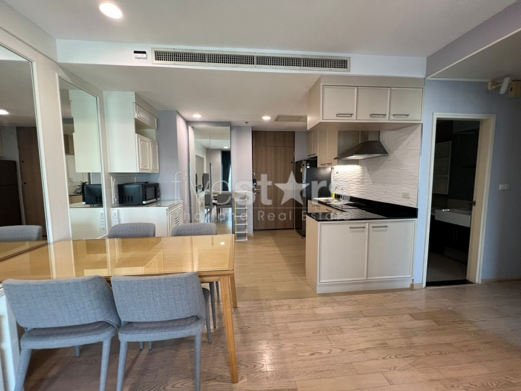Appartement de 2 chambres récemment rénové à louer près de la station de BTS Thong Lor, photo 2