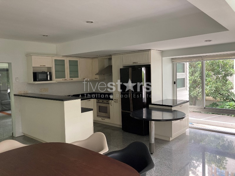 Maison individuelle de 3 chambres à louer sur Phrom Phong, photo 4