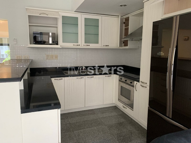 Maison individuelle de 3 chambres à louer sur Phrom Phong, photo 10