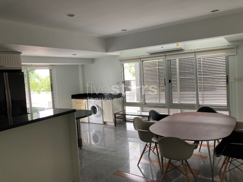 Maison individuelle de 3 chambres à louer sur Phrom Phong, photo 3