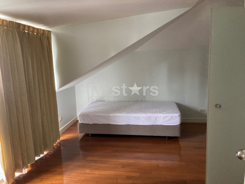 Maison individuelle de 3 chambres à louer sur Phrom Phong, photo 8