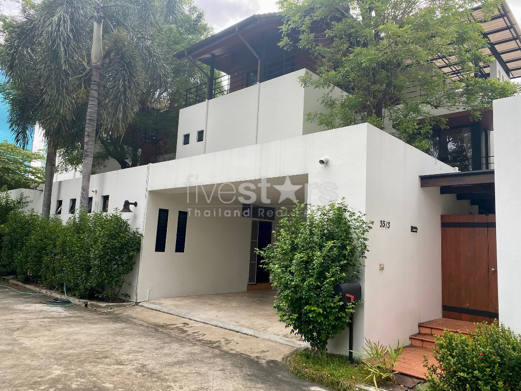 Maison avec 4 chambres et piscine à louer quartier Thonglor