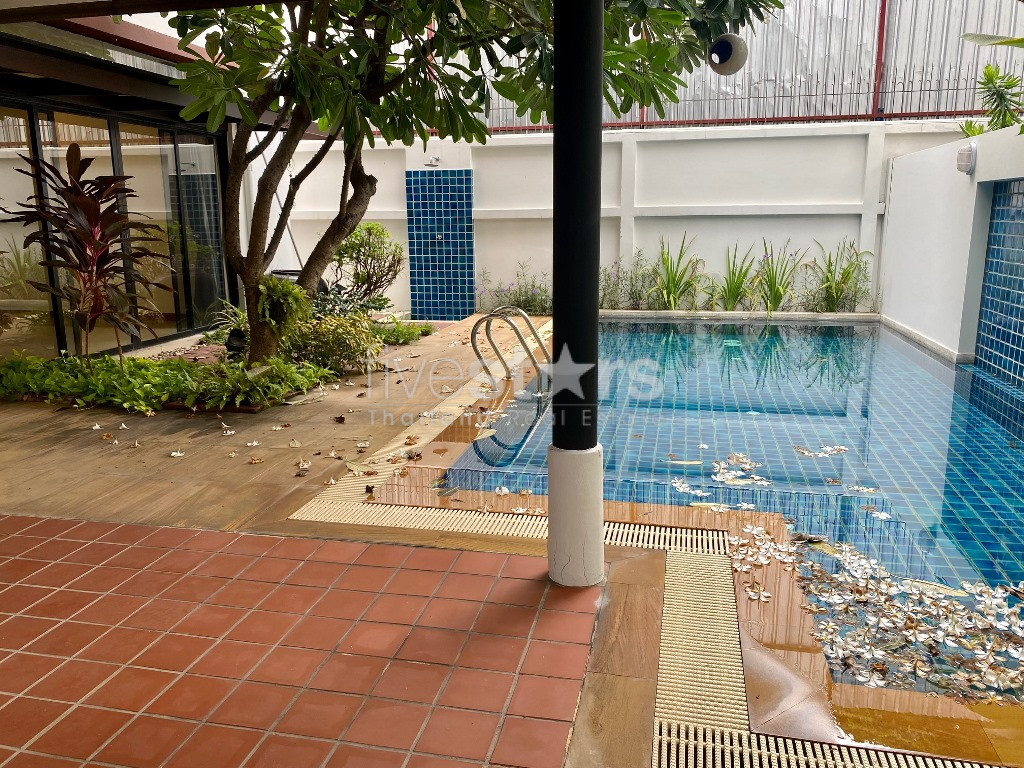 Maison avec 4 chambres et piscine à louer quartier Thonglor, photo 4