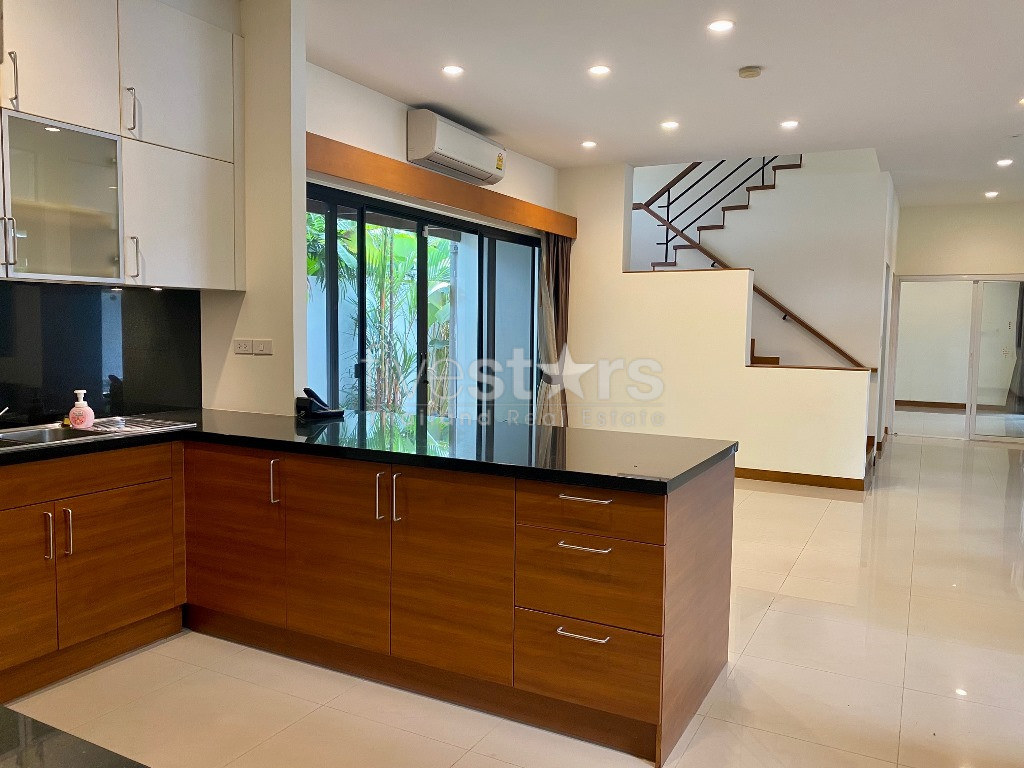 Maison avec 4 chambres et piscine à louer quartier Thonglor, photo 18