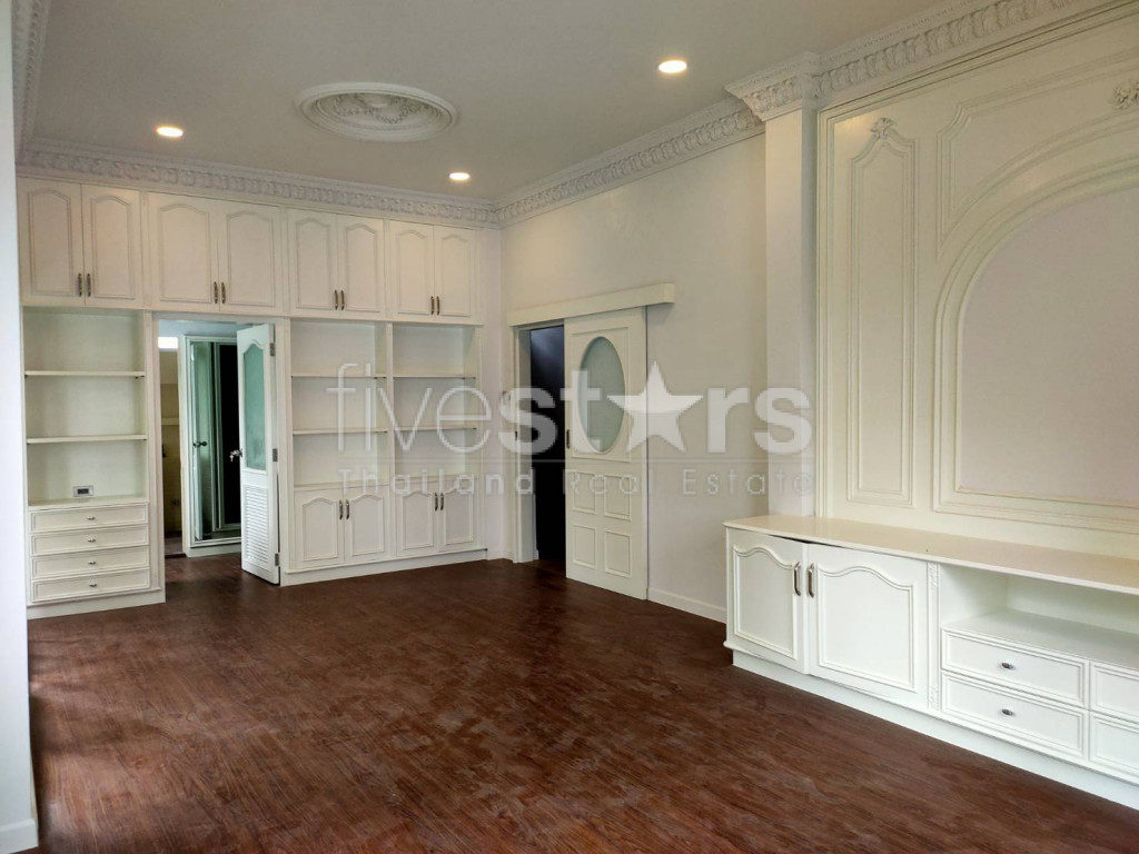 House in compound 4 bedrooms for rent near BTS Thonglor, photo 10