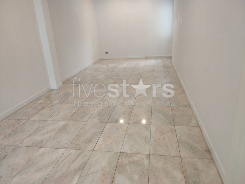 House in compound 4 bedrooms for rent near BTS Thonglor, photo 4
