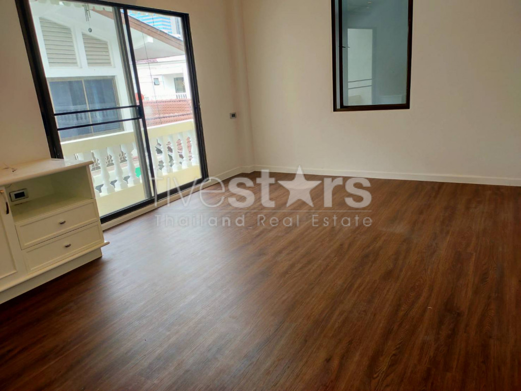 House in compound 4 bedrooms for rent near BTS Thonglor, photo 6