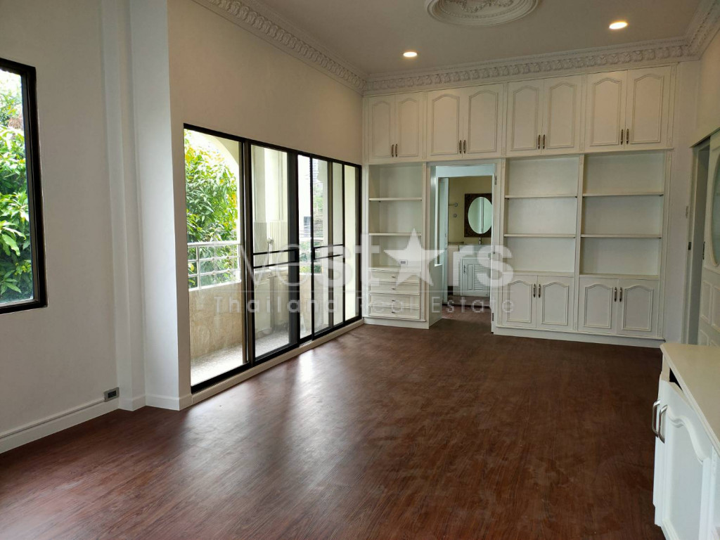 House in compound 4 bedrooms for rent near BTS Thonglor, photo 11