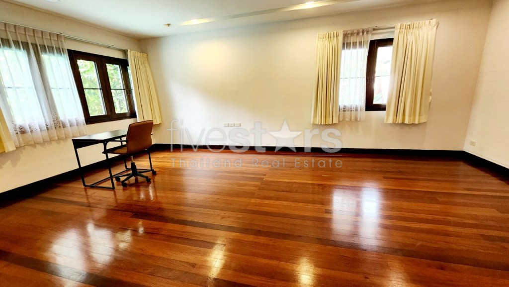 Maison de 3 chambres acceptant les animaux à louer à Phrom Phong, photo 11