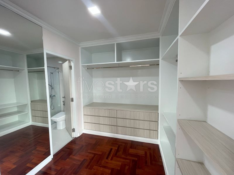 Immense condo de 3 chambres à louer à Phrom Phong, photo 8