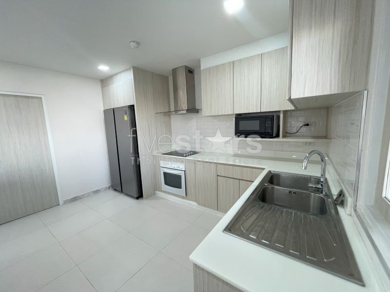 Immense condo de 3 chambres à louer à Phrom Phong, photo 16