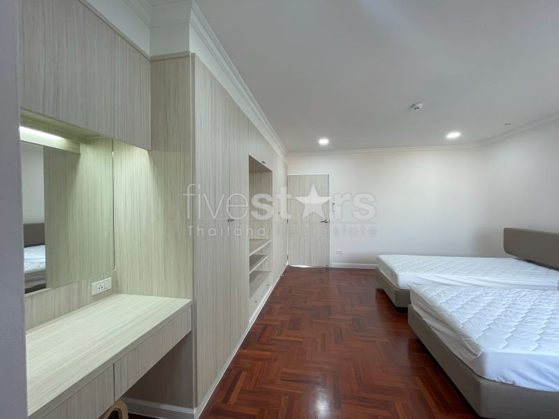 Immense condo de 3 chambres à louer à Phrom Phong, photo 10
