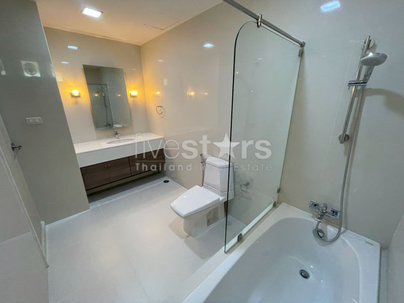 Immense condo de 3 chambres à louer à Phrom Phong, photo 24
