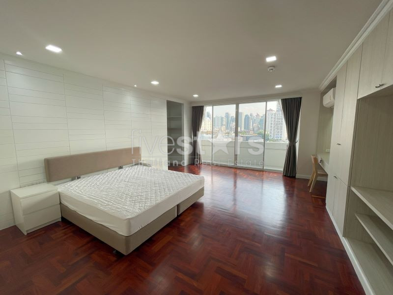 Immense condo de 3 chambres à louer à Phrom Phong, photo 4