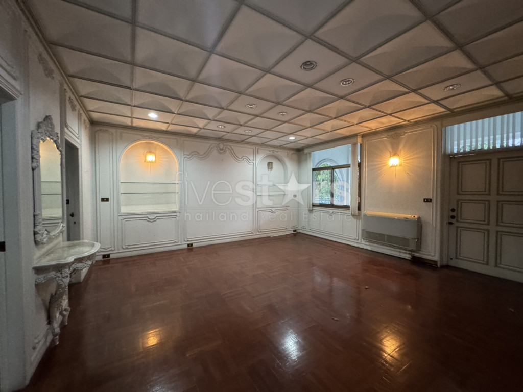 Vintage house 5 bedrooms for rent Thonglor, photo 9