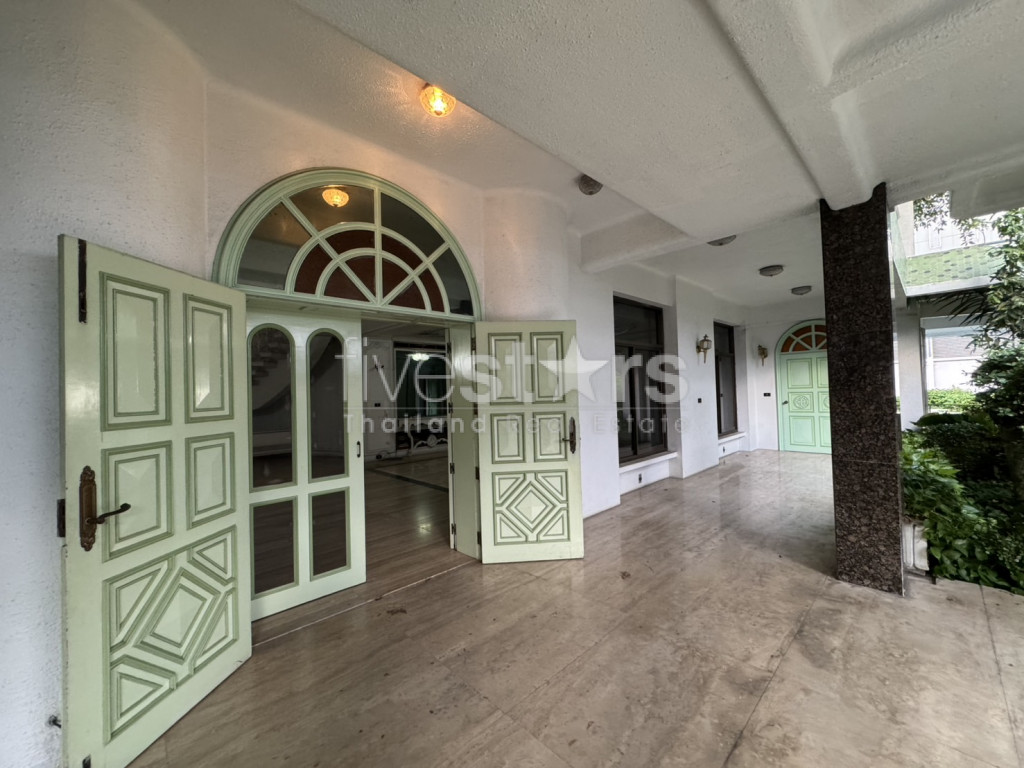 Vintage house 5 bedrooms for rent Thonglor, photo 2