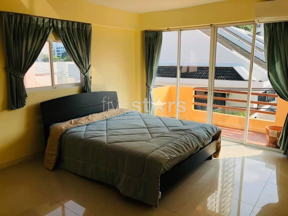 Maison de ville de 4 chambres à louer sur Phrom Phong, photo 6