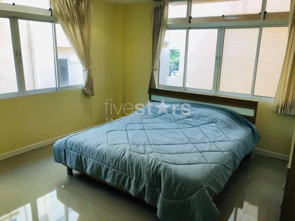Maison de ville de 4 chambres à louer sur Phrom Phong, photo 5