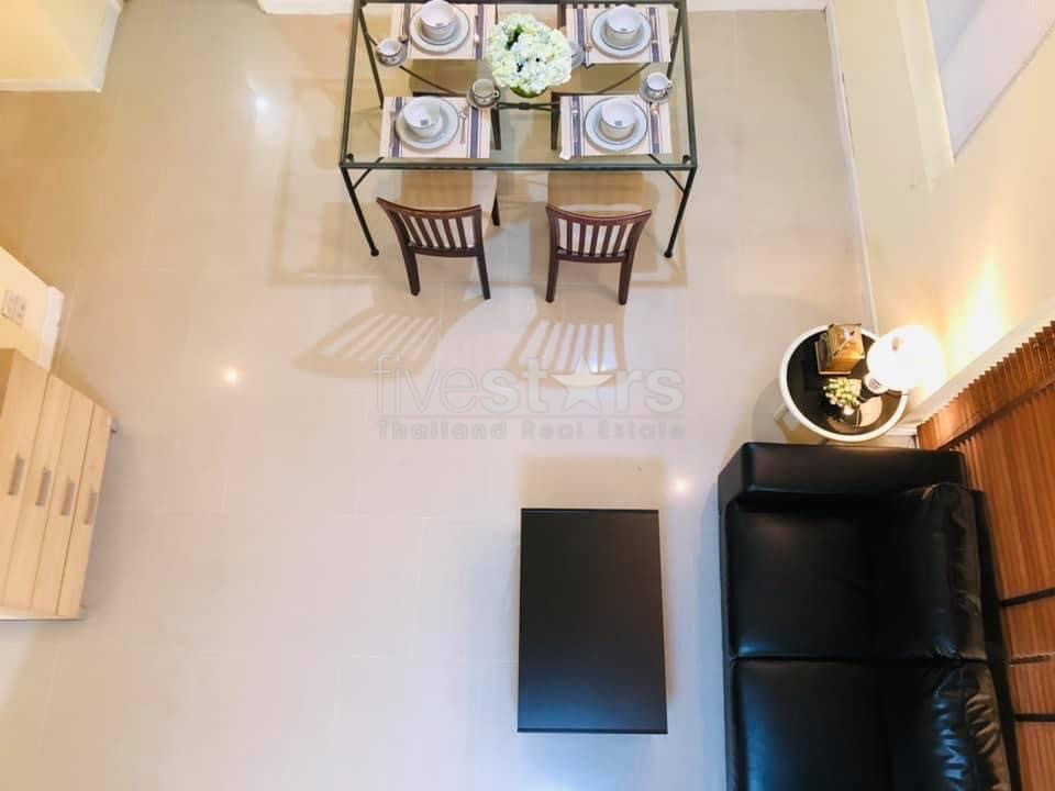 Maison de ville de 4 chambres à louer sur Phrom Phong, photo 7