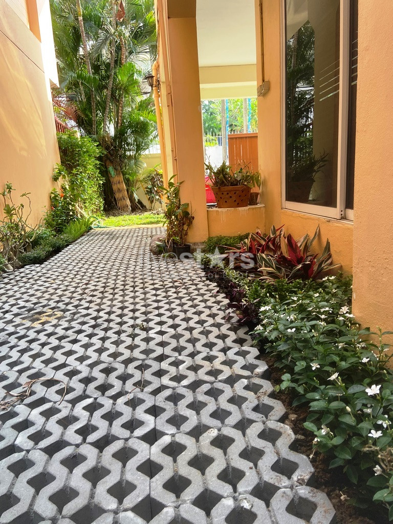 Maison de ville de 4 chambres à louer sur Phrom Phong, photo 9