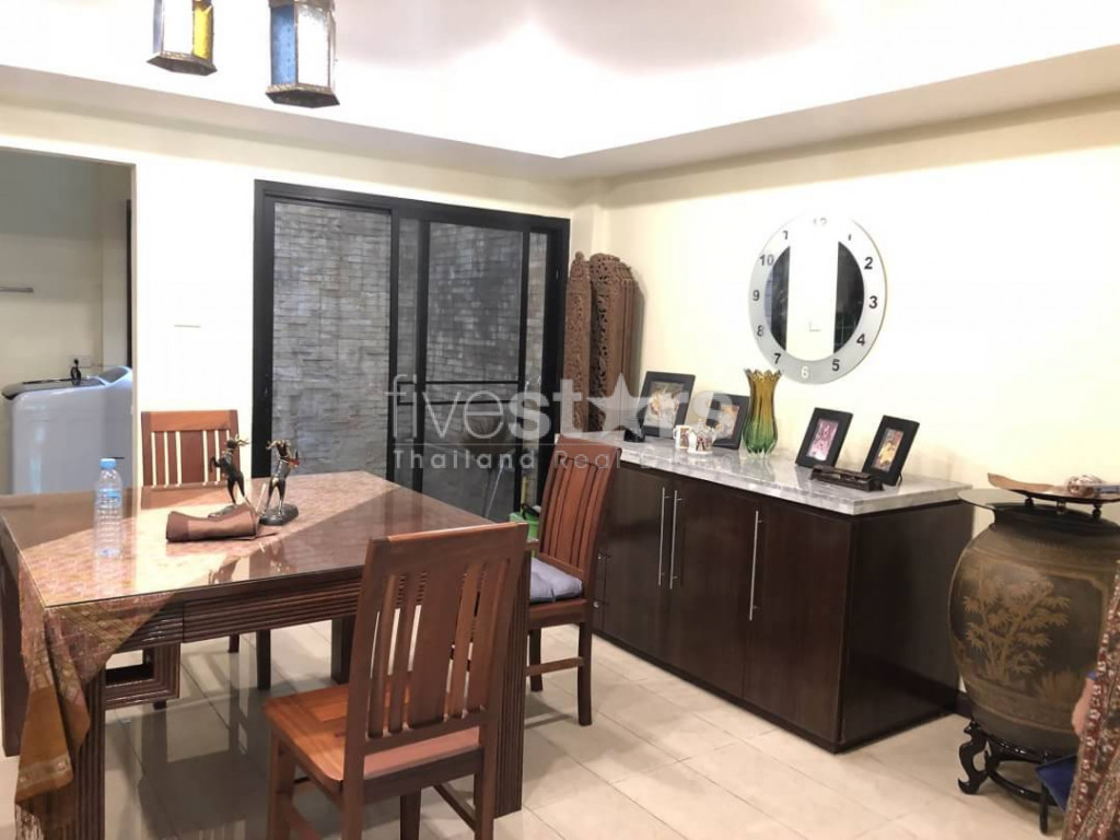 Maison de ville de 3 chambres à louer à proximité de la station BTS Thonglor, photo 10