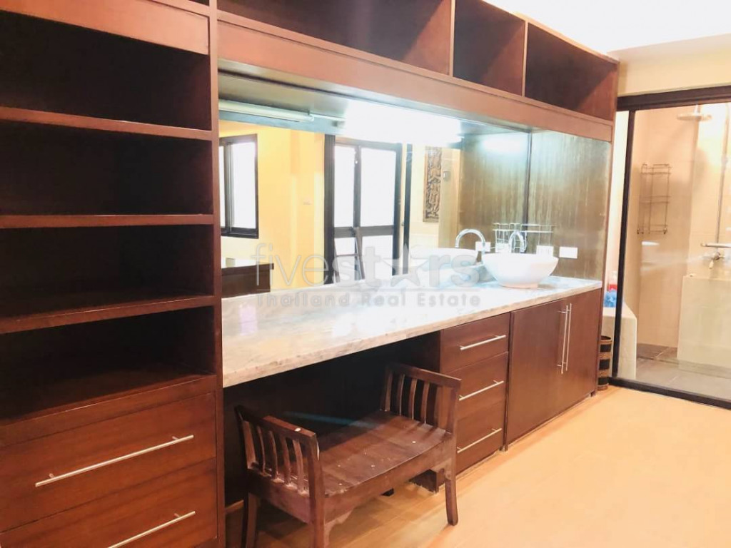 Maison de ville de 3 chambres à louer à proximité de la station BTS Thonglor, photo 13