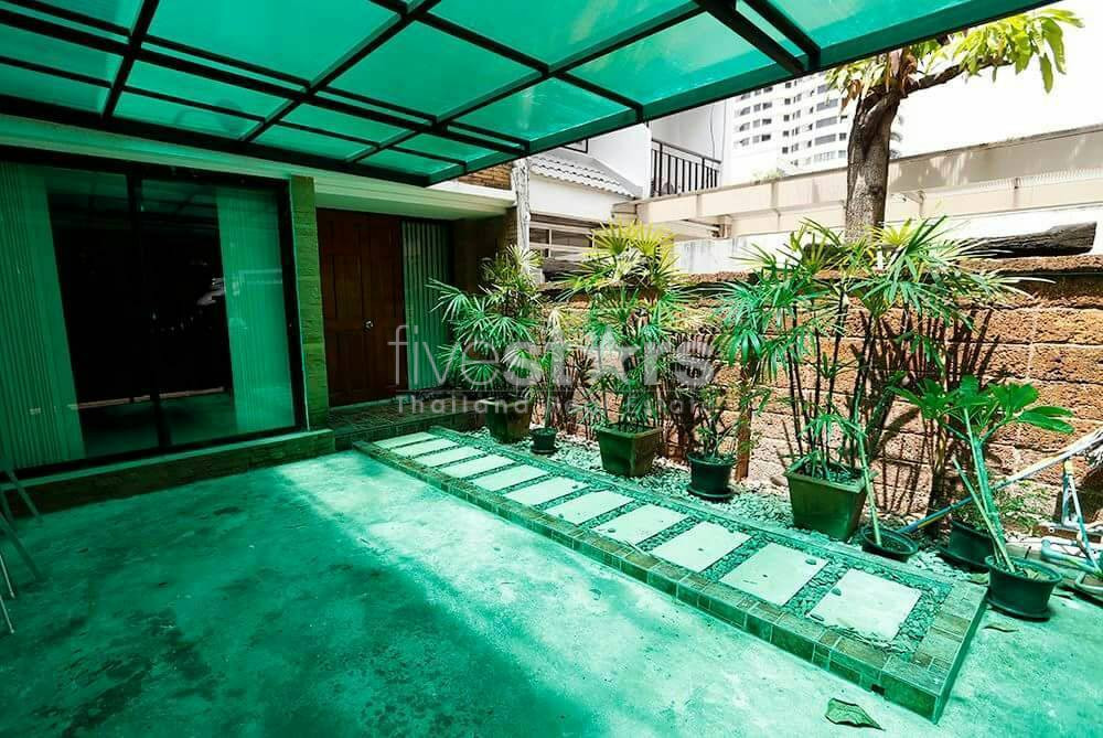 Maison de ville de 3 chambres à louer à proximité de la station BTS Thonglor, photo 2