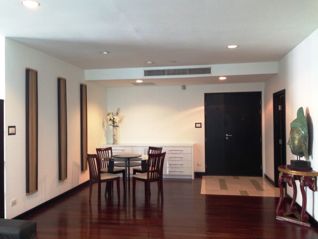 Appartement spacieux de 2 chambres à louer quartier Phrom Phong, photo 2