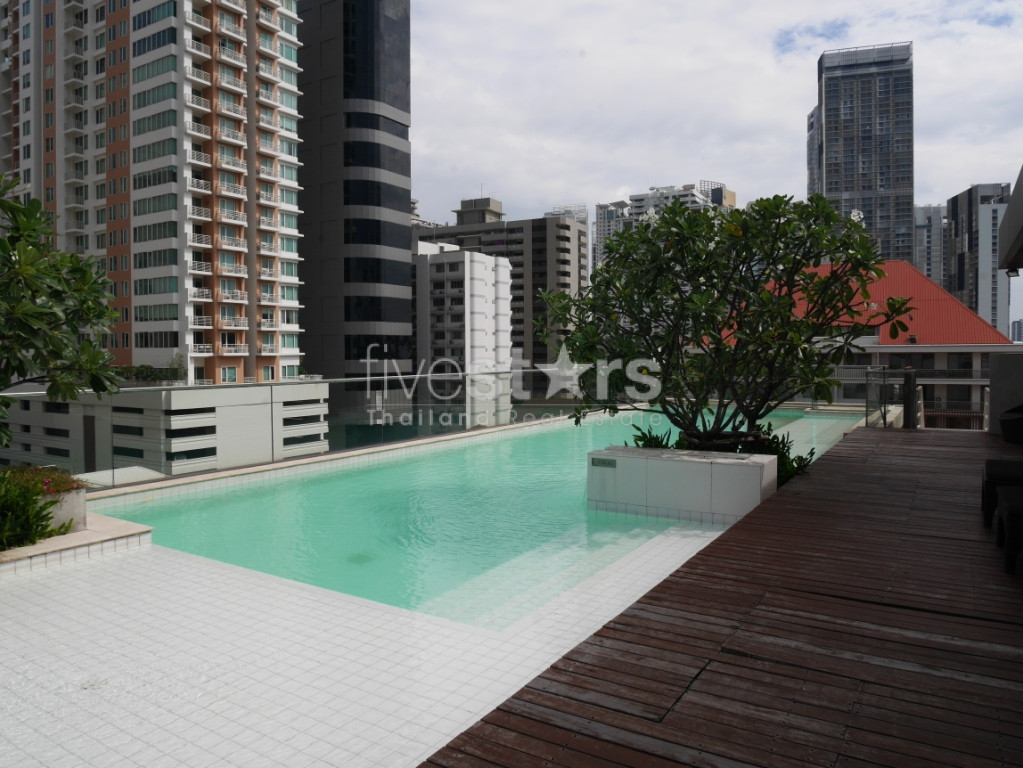 2 chambres à proximité de Phrom Phong BTS et du parc Benchasiri
