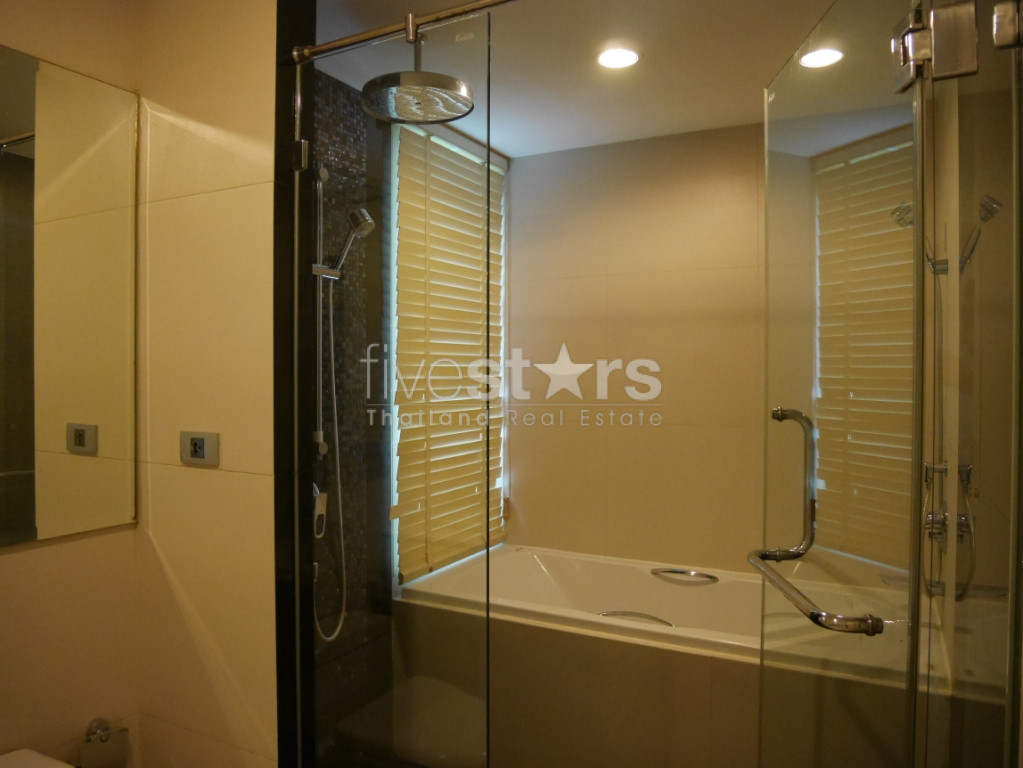 Condo de 3 chambres à côté du parc Benchasiri à louer, photo 9