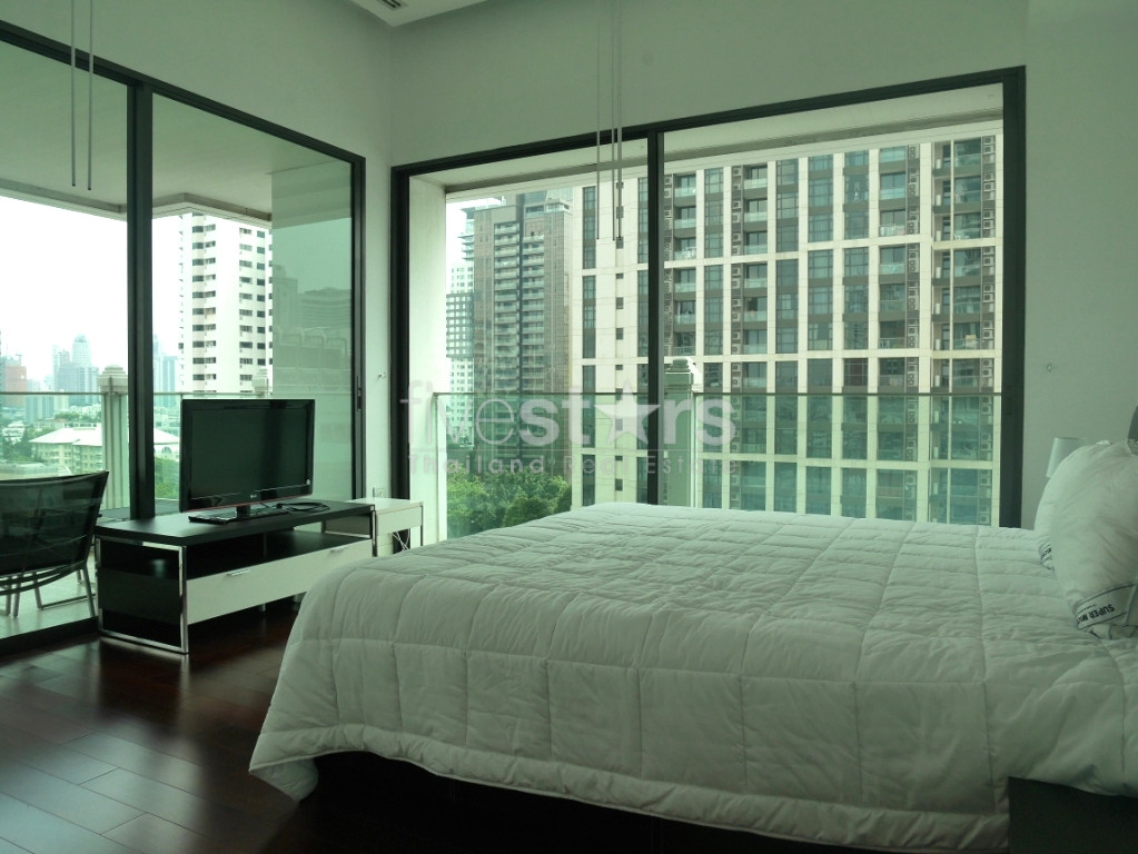 Magnifique condo 2 chambres avec piscine privée près de Emquartier