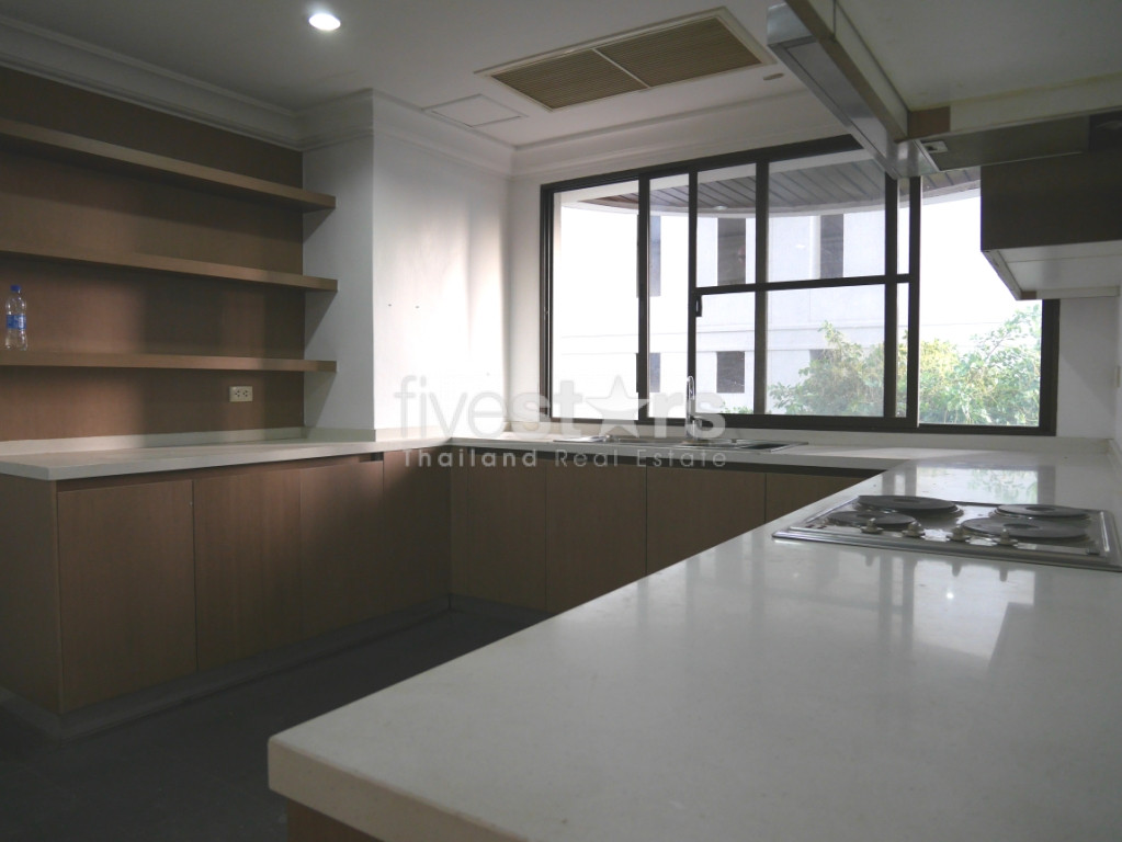 Immense condo de 4 chambres en duplex avec piscine privée à Phrom Phong, photo 8