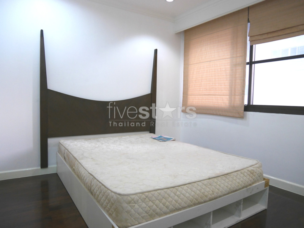 Immense condo de 4 chambres en duplex avec piscine privée à Phrom Phong, photo 10