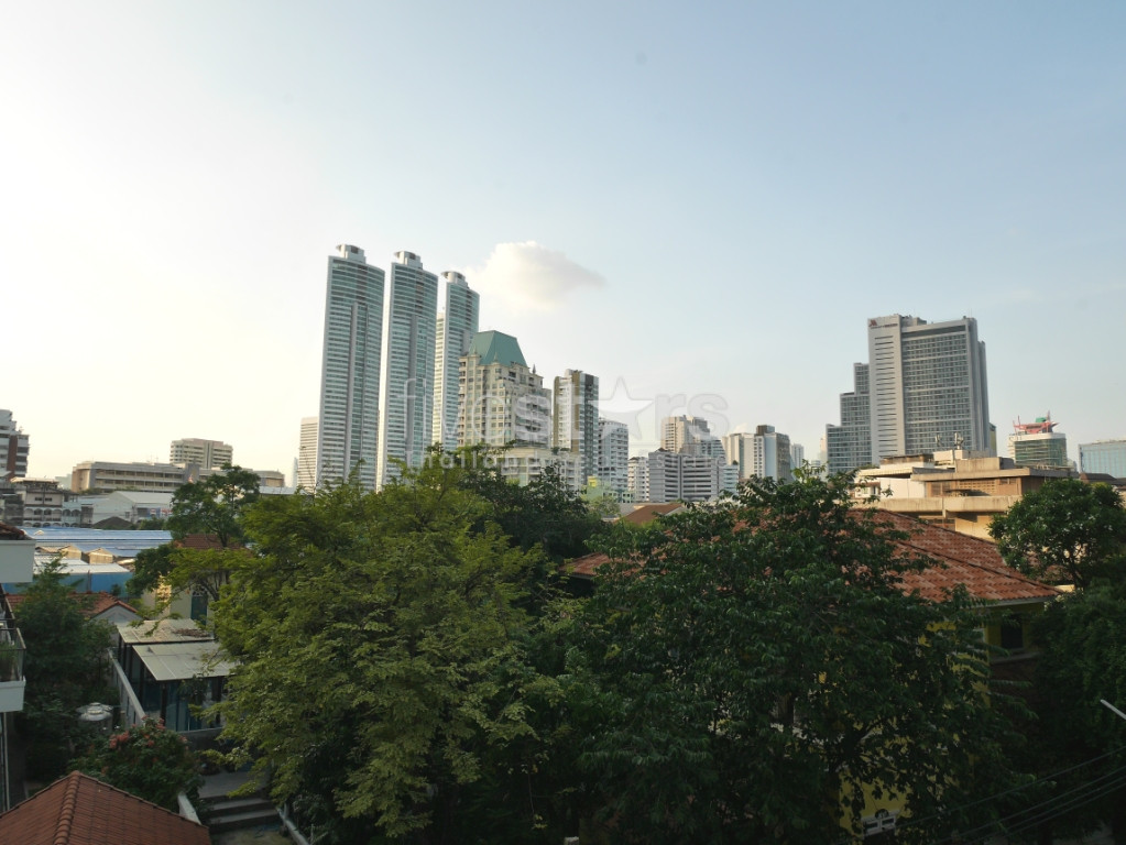 Immense condo de 4 chambres en duplex avec piscine privée à Phrom Phong, photo 3