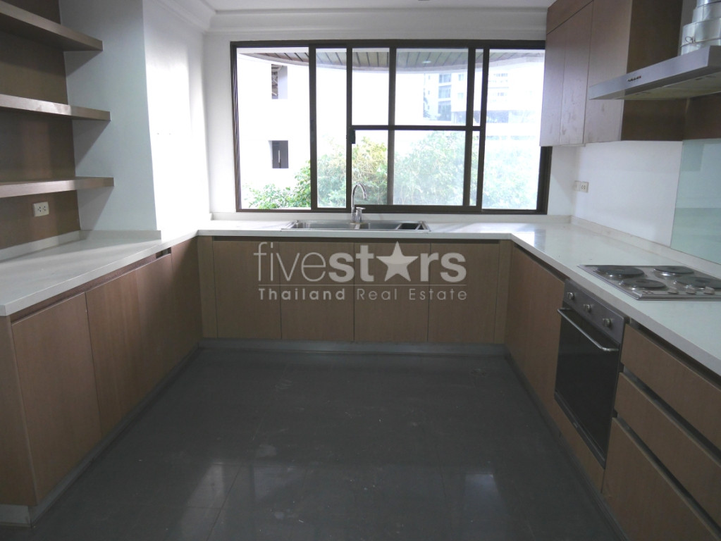 Immense condo de 4 chambres en duplex avec piscine privée à Phrom Phong, photo 9