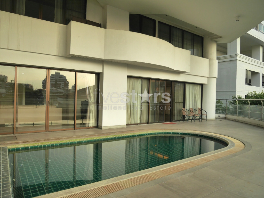 Immense condo de 4 chambres en duplex avec piscine privée à Phrom Phong, photo 2