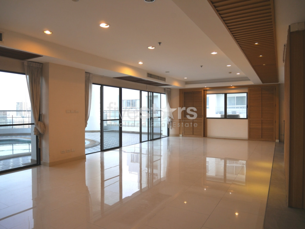 magnifique condo de 3 chambres en duplex avec piscine privée à proximité de Emporium