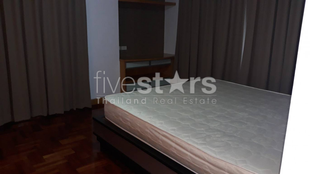 Grand appartement de 2 chambres à Thonglor, photo 6