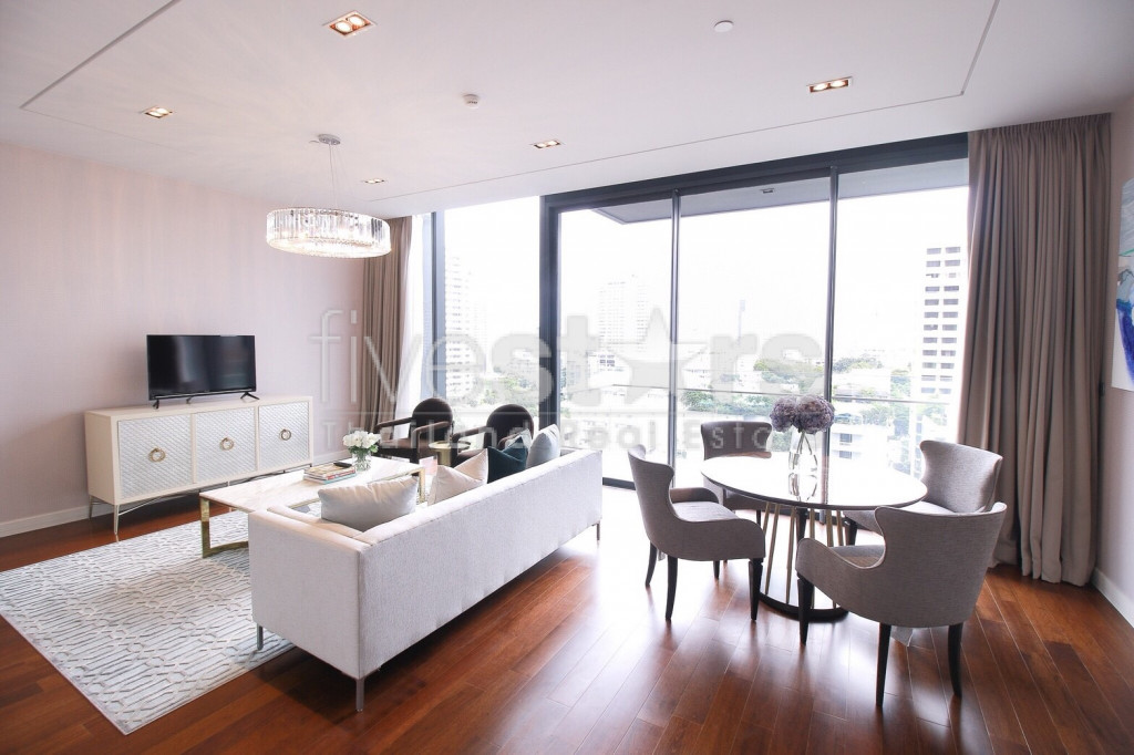 Luxueux appartement de 2 chambres louer à Phrom Phong
